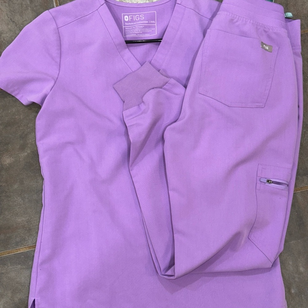 Figs Lavender Scrub Ensemble